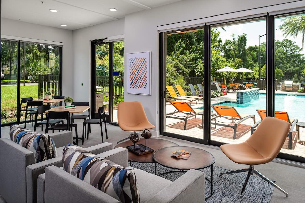 Deluxe One Bedroom Apartment Γκέινσβιλ Εξωτερικό φωτογραφία
