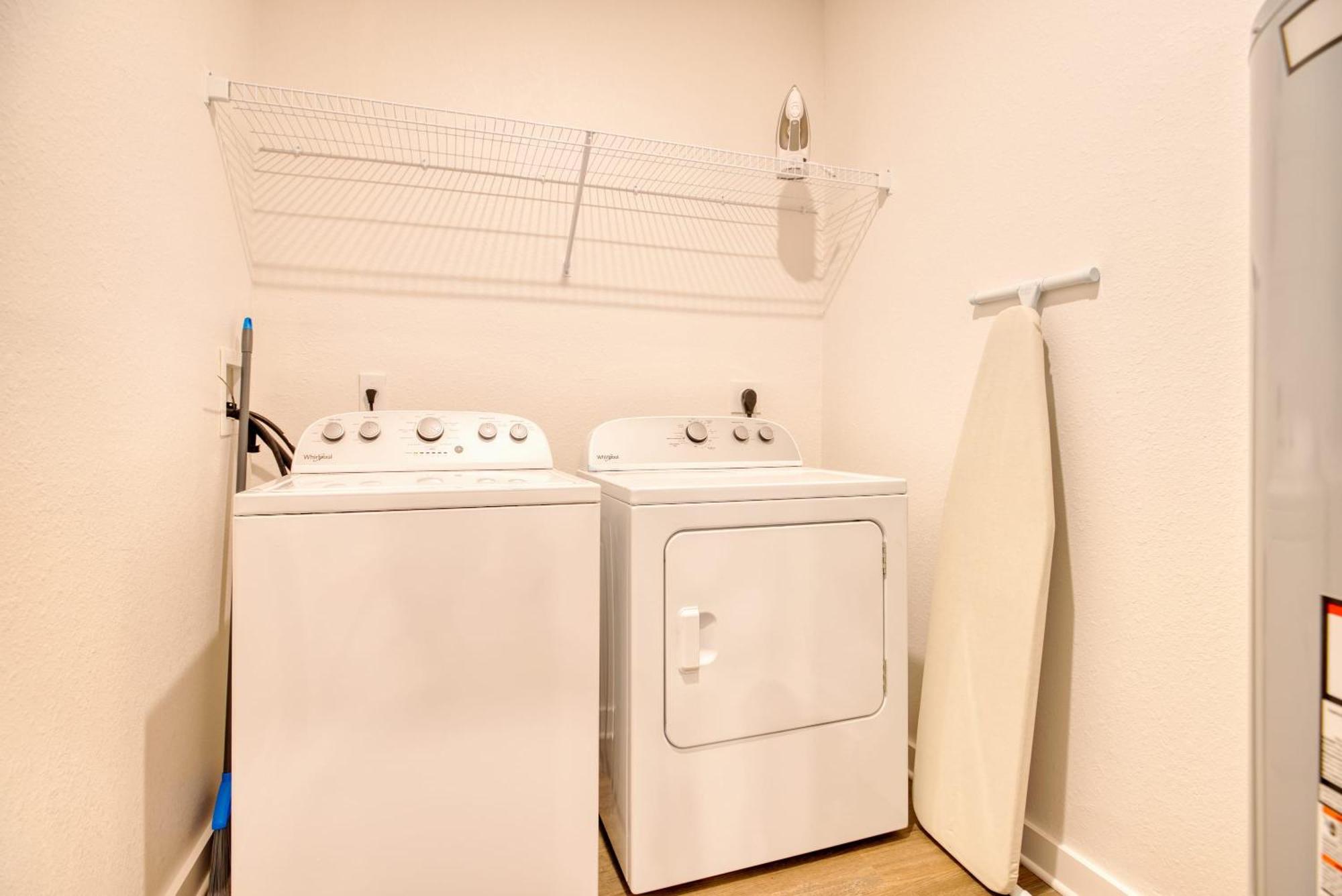 Deluxe One Bedroom Apartment Γκέινσβιλ Εξωτερικό φωτογραφία
