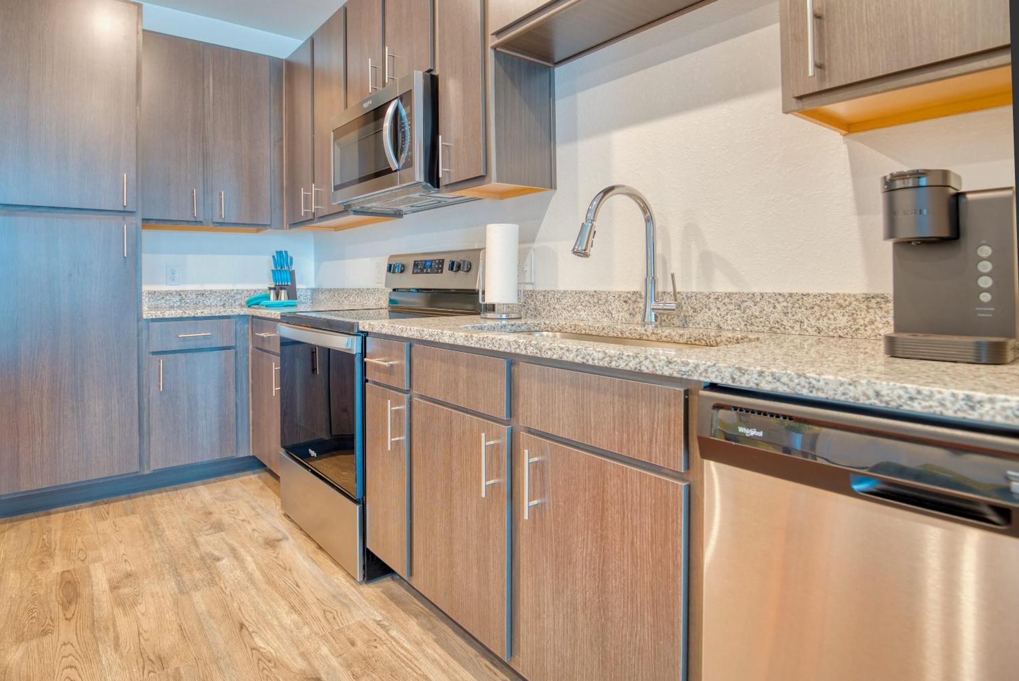 Deluxe One Bedroom Apartment Γκέινσβιλ Εξωτερικό φωτογραφία