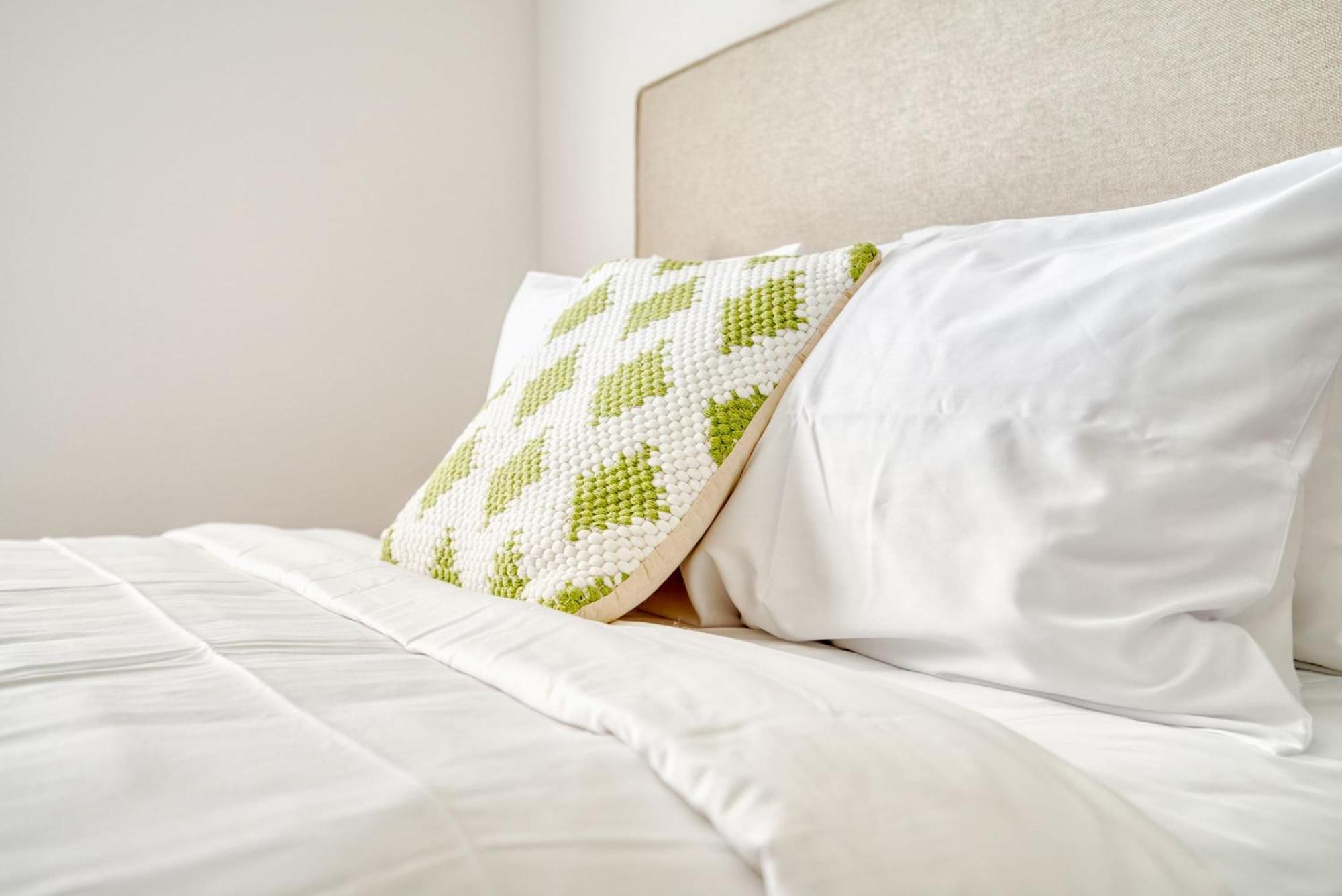 Deluxe One Bedroom Apartment Γκέινσβιλ Εξωτερικό φωτογραφία